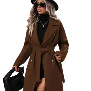 Elegante bruine wollen jas met dubbele rij knopen voor dames met riem voor de winter