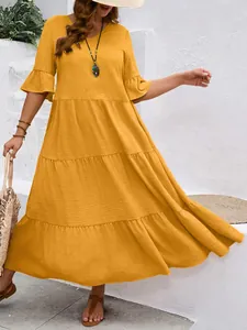 Senfgelbes Maxikleid in Übergröße mit V-Ausschnitt und Volantärmeln