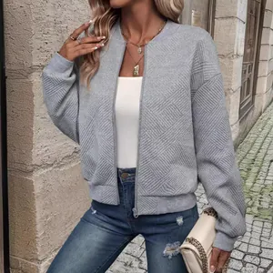 Elegante giacca bomber grigia testurizzata con zip per donna in stile street chic