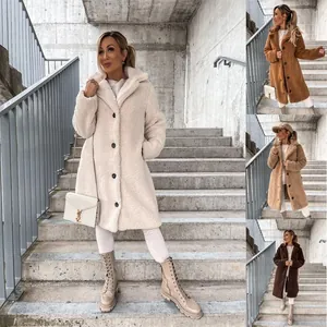 Collage de manteaux chics en peluche teddy avec revers en quatre coloris variés