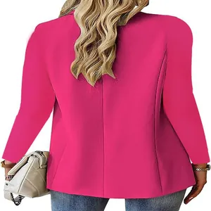 Achteraanzicht van een fuchsia open blazer met lange mouwen voor dames in de herfst
