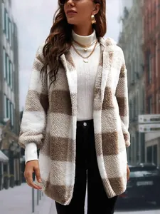 Schicker Oversize-Strickcardigan mit Karomuster und weicher Flauschtextur in Beige
