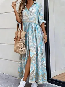 Robe longue bleu à motif cachemire avec col à revers et demi-manches pour la plage