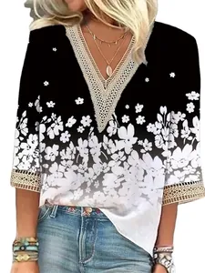 Camiseta de mujer con cuello en V, estampado floral y elegantes detalles de encaje.