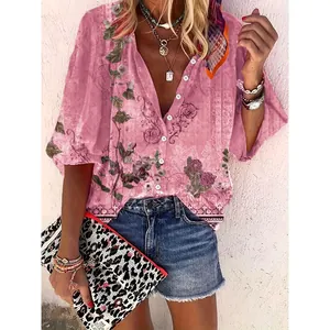 Chemise d'été bohème rose à imprimé floral avec des détails de col montant vintage