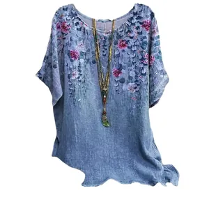 Casual loose short-sleeve top for women with elegant floral print and round neck design