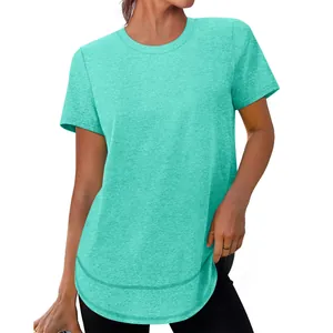 Gedetailleerde weergave van een casual los turquoise t-shirt met ronde hals voor dames