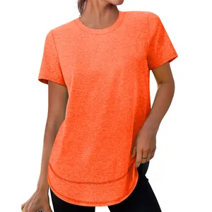 Detail van oranje dames-T-shirt met korte mouwen, ronde zoom en getextureerde stof