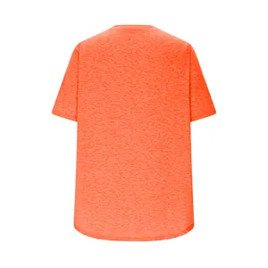 Gedetailleerd achteraanzicht van een casual los oranje dames t-shirt met ronde hals