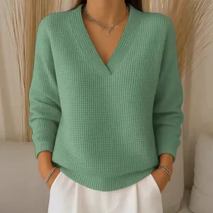 Casual losse wafelgebreide trui met V-hals voor dames in een saliegroene kleur