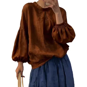Blouse d'automne ample à manches longues et col rond pour femme en texture marron
