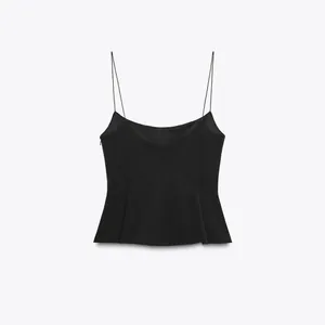 Débardeur à fines bretelles noir élégant avec un design minimaliste pour femmes