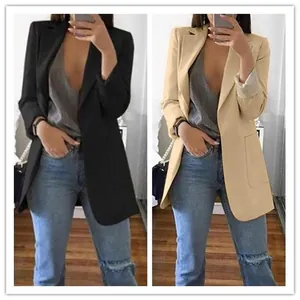 Giacca blazer professionale da donna con revers e tasche in nero e beige