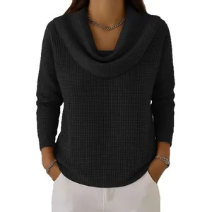 Haut à manches longues en maille gaufrée noire pour femme avec col bénitier ample