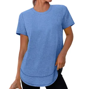 Casual lichtblauw ruimvallend dames-T-shirt met korte mouwen en een ronde zoomlijn