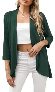 Vista detallada de un cárdigan casual verde oscuro con mangas 3/4 para mujer