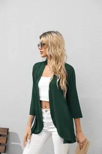 Chaqueta cárdigan casual verde oscuro de manga tres cuartos para mujer frente abierto.