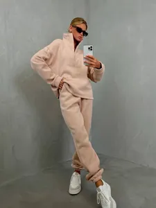 Completo tuta beige oversize con felpa a mezza zip e pantaloni jogger per donna tempo libero