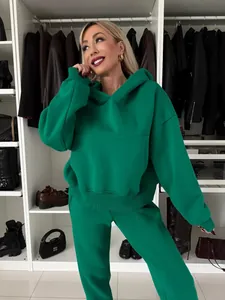 Auffälliges grünes Oversize-Hoodie- und Jogginghosen-Zweiteiler-Set für modebewusste Damen