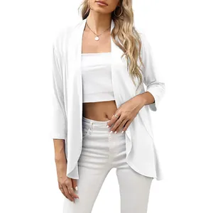 Elegante cárdigan blanco para mujer con mangas 3/4 y un ajuste holgado y cómodo