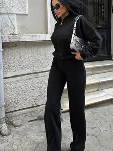 Γυναικείο μαύρο σετ αθλητικής φόρμας με φούτερ με φερμουάρ και φαρδύ παντελόνι σετ