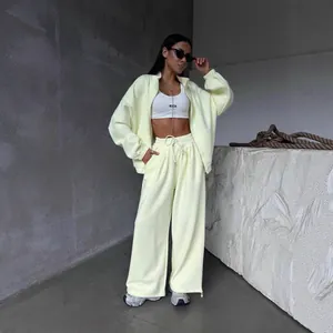 Ensemble de survêtement jaune pâle pour femme avec veste à capuche et pantalon large