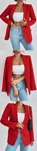 Primer plano de un blazer rojo vibrante para mujer, ideal para looks de oficina