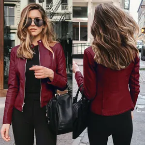 Chaqueta ajustada de cuero PU burdeos para mujer, vistas frontal y trasera, estilo callejero.
