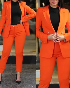Traje de chaqueta profesional para mujer en naranja vibrante con pantalón entallado