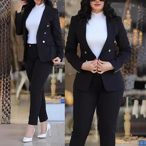 Elegante conjunto de traje negro para mujer con chaqueta de doble botonadura y pantalón