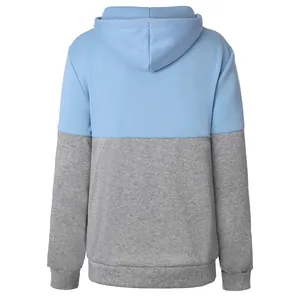 Vista posteriore di una felpa con cappuccio bicolore blu e grigia da donna in pile