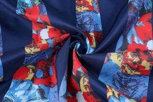 Detailansicht eines hochwertigen Vintage-Stoffs mit abstraktem Druck für Sommerkleider