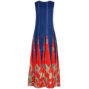 Ärmelloses Vintage-Maxikleid mit traditionellem rotem Drachendruck auf blauem Grund.