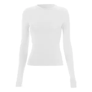 Slim fit white long-sleeved raglan T-shirt featuring a comfortable classic round neckline.