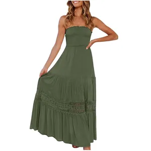 Vue détaillée d'une robe longue bohème bustier vert olive pour femme avec dentelle