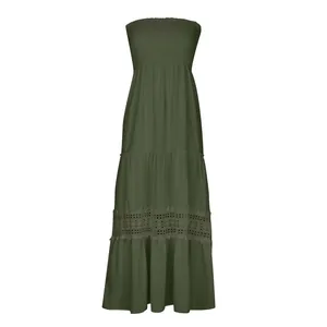 Vue détaillée de la robe longue à volants bustier vert olive avec dentelle bohème.