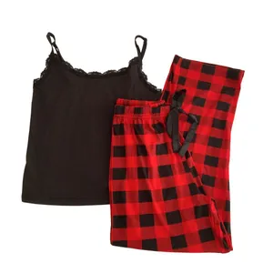 Conjunto de pijama de dos piezas para mujer con camisola de encaje y pantalón de cuadros.