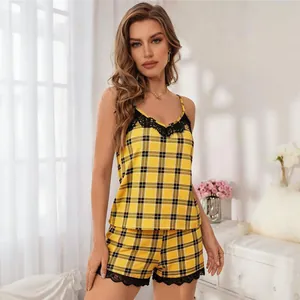 Set pigiama sexy da donna a quadri gialli con bordo in pizzo e pantaloncini