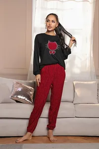 Comodo set pigiama da donna in due pezzi con grafica a gatto e pantaloni scozzesi rossi