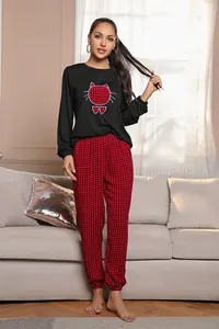 Set pigiama da donna 2 pezzi con top con gatto nero e pantaloni a scacchi rossi