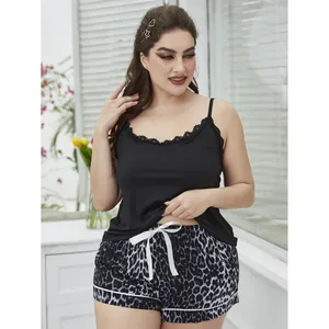 Elegante pyjama met luipaardprint grote maat met kanten hemdje en comfortabele short