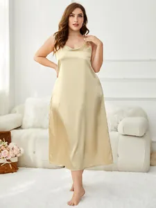 Elegante camicia da notte in raso champagne taglie forti con spalline sottili regolate