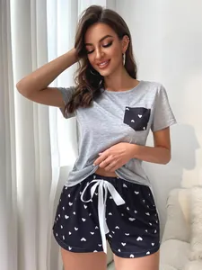 Conjunto de pijama de dos piezas para mujer, gris con estampado de corazones y lazo