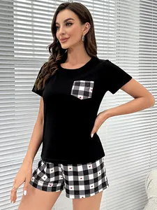 Conjunto de pijama de verano para mujer con camiseta negra y pantalones cortos de cuadros