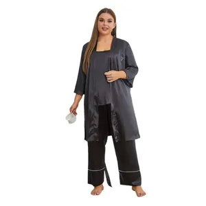 Elegante set pigiama 3 pezzi in raso taglie forti con vestaglia e pantaloni color grigio scuro