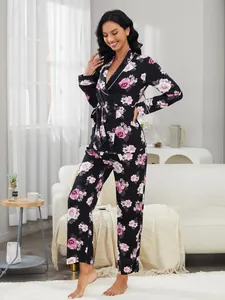 Elegante set pigiama floreale nero con vestaglia a maniche lunghe e pantaloni donna.
