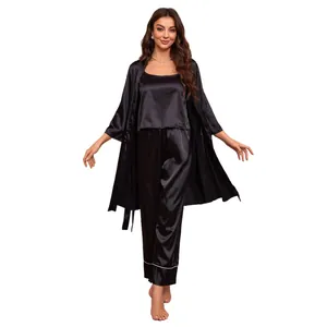 Élégant ensemble de pyjama 3 pièces en satin noir avec robe, caraco et pantalon