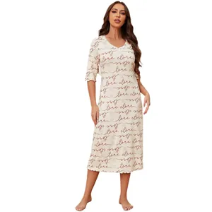Comfortable women's summer nightgown with elegant letter and heart print pattern