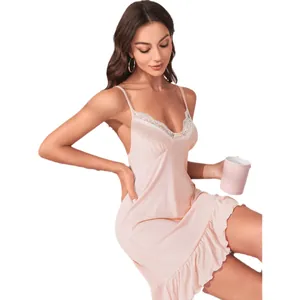Nuisette rose sexy à dos nu avec bordure en dentelle et un ourlet à volants élégant