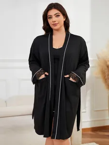 Élégant ensemble pyjama grande taille noir avec passepoil blanc contrasté et dentelle fine